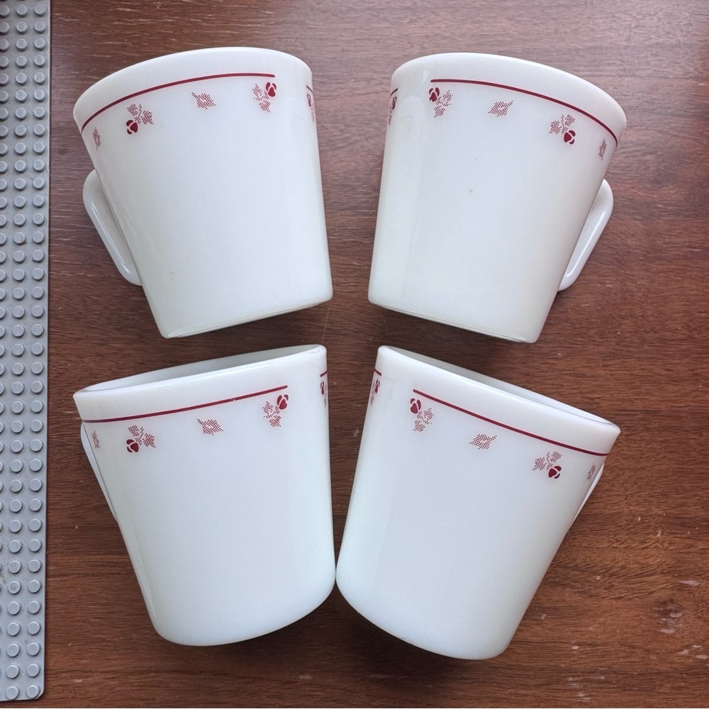 Vintage Pyrex milk glass mugs